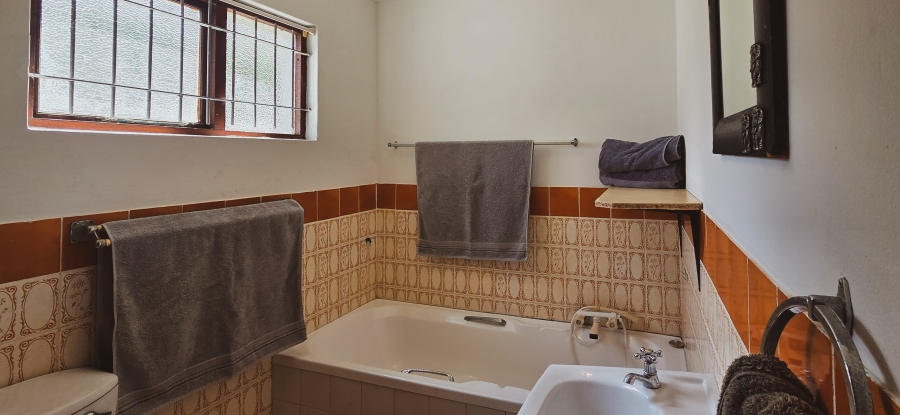 4 Bedroom Property for Sale in Boknesstrand Eastern Cape